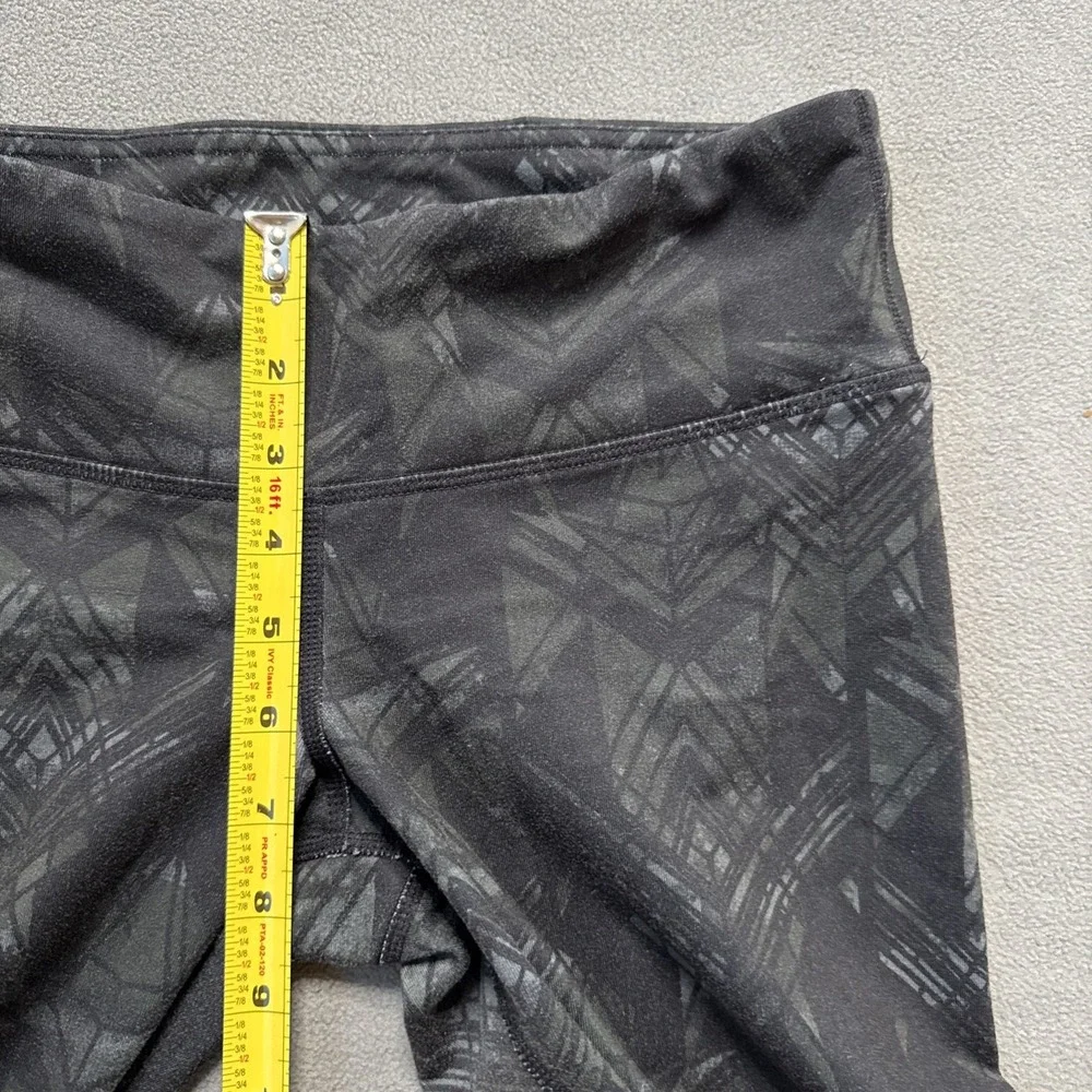 ALO Leggings Womens Small Black Green Geometric Cropped Capri Stretch Yoga Sport